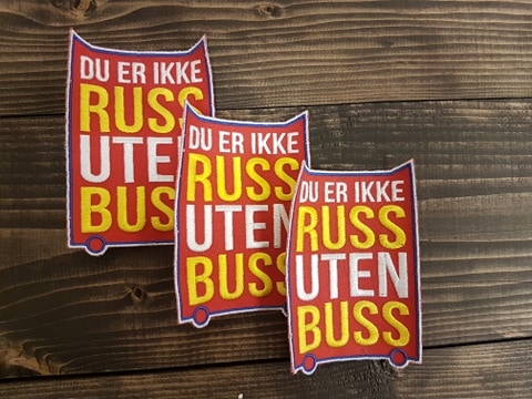 Du er ikke russ uten buss -i rødt 59,- pr. stk.